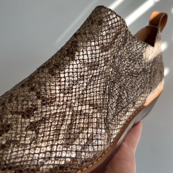 Gentle Souls Snakeskin Embossed Leather Bootie Size 6 New - Picture 9 of 11